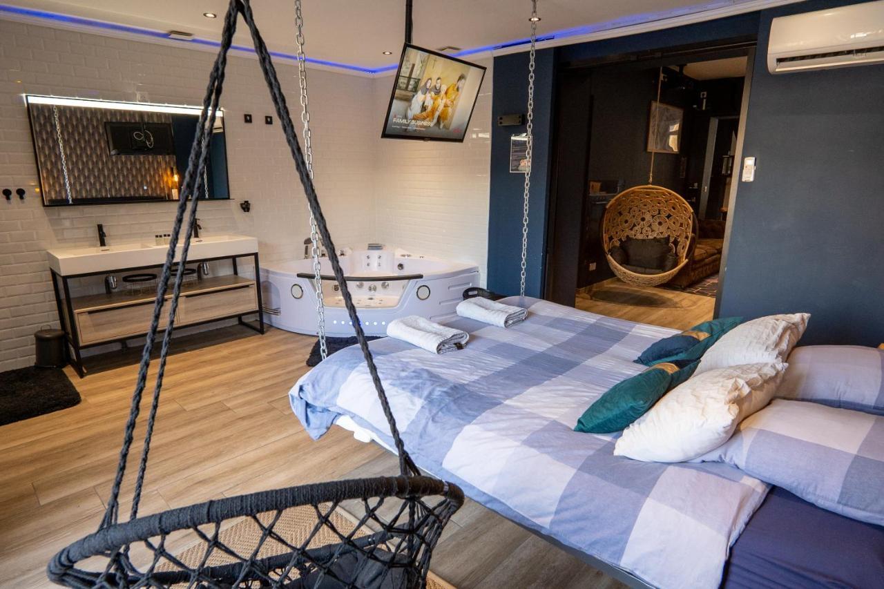 Capsule Temps Suspendu - Balneo, Home Cinema & Billard วาลองเซียนส์ ภายนอก รูปภาพ